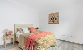 Nouvelles maisons modernes à vendre avec vue panoramique sur la montagne et la mer dans une urbanisation entourée par la nature à Marbella Est 27592 