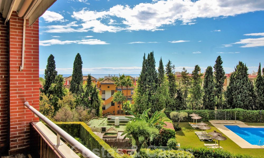 Appartement penthouse de 5 chambres à coucher en vente sur le Golden Mile, à quelques pas de la plage et de la ville de Marbella 27640