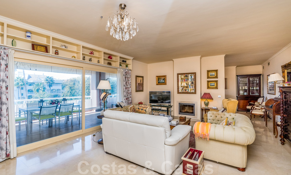 Appartement penthouse de 5 chambres à coucher en vente sur le Golden Mile, à quelques pas de la plage et de la ville de Marbella 27652