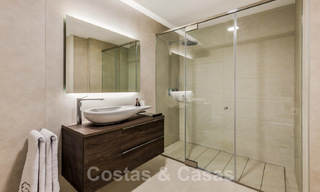 Penthouses modernes de luxe en première ligne de plage à vendre à Estepona, Costa del Sol. Prêt à emménager 27768 