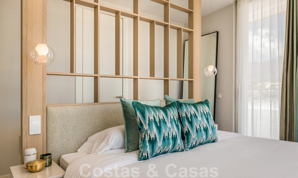 Penthouses modernes de luxe en première ligne de plage à vendre à Estepona, Costa del Sol. Prêt à emménager 27769