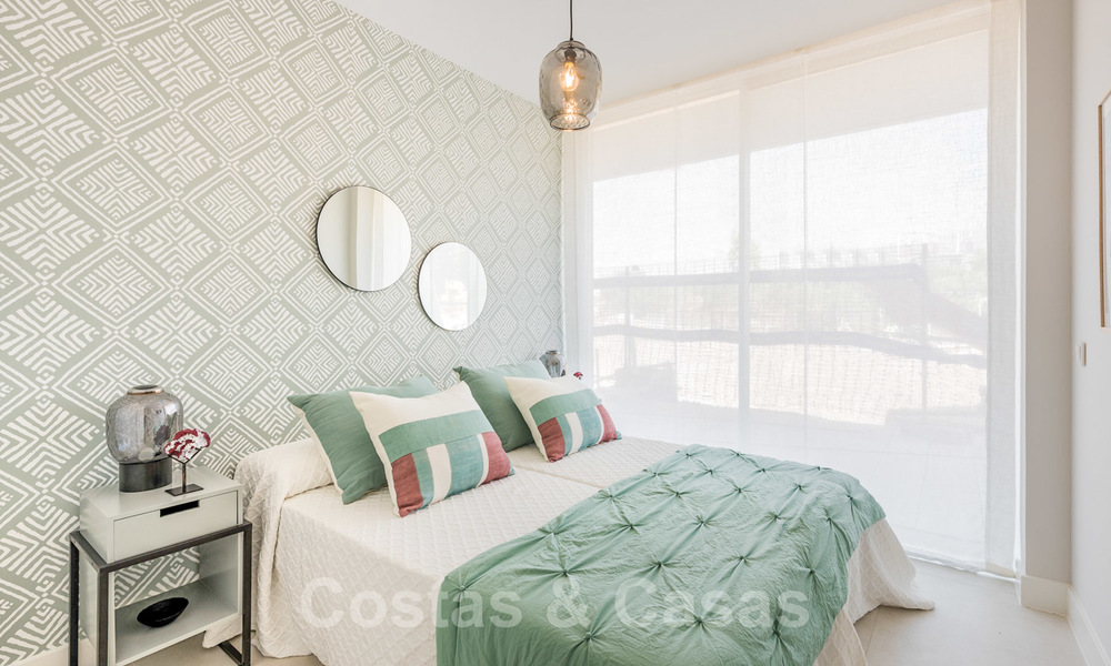 Appartements modernes de luxe en première ligne de plage à vendre à Estepona, Costa del Sol. Prêt à emménager 27839