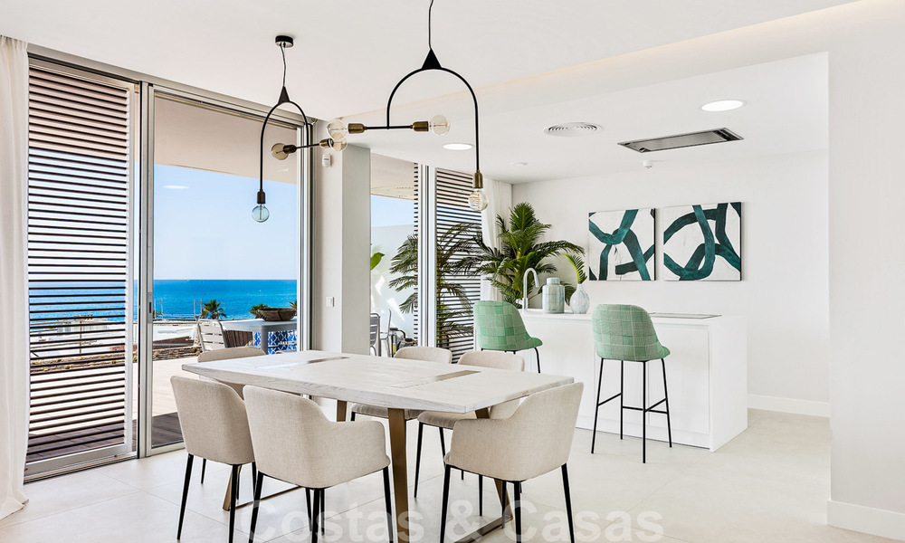 Appartements modernes de luxe en première ligne de plage à vendre à Estepona, Costa del Sol. Prêt à emménager 27846