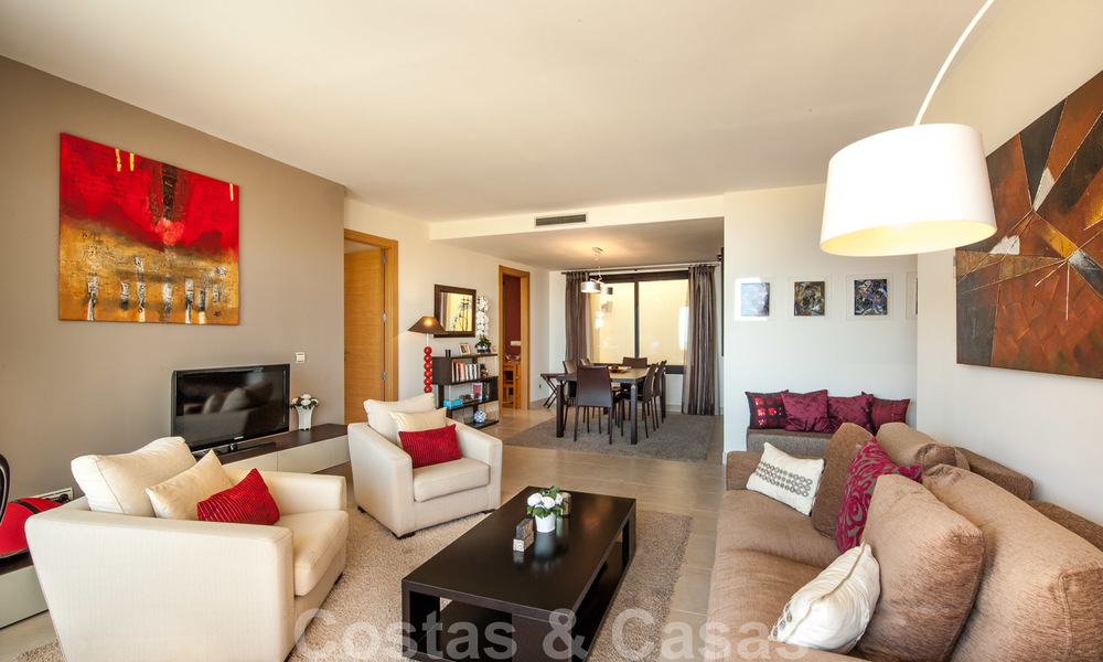 Appartement moderne et intemporel à vendre à Marbella avec vue sur la mer 27967