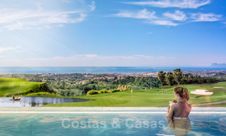 Villas modernes clés en main avec des vues spectaculaires sur le terrain de golf, le lac, les montagnes et la mer Méditerranée jusqu'à l'Afrique, dans un complexe de golf fermé à vendre à Benahavis - Marbella 27916 