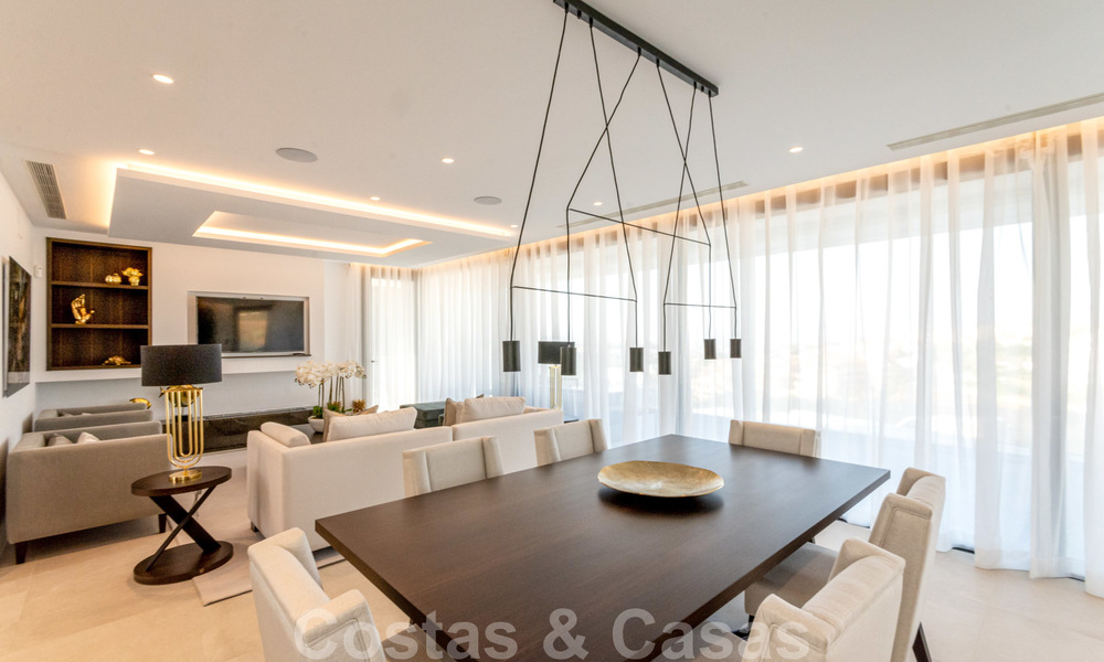 Exquise villa moderne avec de magnifiques vues sur la mer à vendre, Nueva Andalucia, Marbella 28093