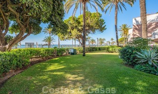 Appartement rénové à vendre dans le complexe balnéaire emblématique en première ligne de plage, le Gray D'Albion à Puerto Banus, Marbella 28341 