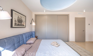 Appartement rénové à vendre dans le complexe balnéaire emblématique en première ligne de plage, le Gray D'Albion à Puerto Banus, Marbella 28360 