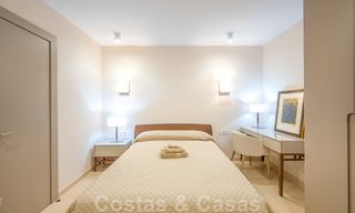Appartement rénové à vendre dans le complexe balnéaire emblématique en première ligne de plage, le Gray D'Albion à Puerto Banus, Marbella 28375 