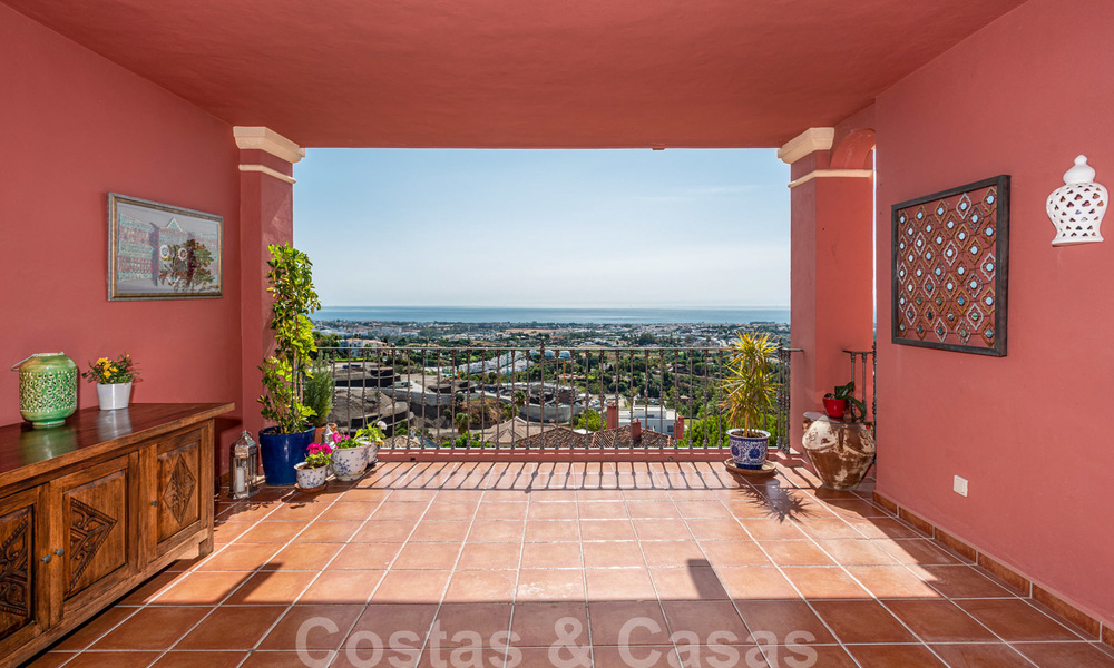 Prêt à emménager, appartement spacieux avec vue panoramique sur la côte et la mer à Benahavis - Marbella 28480