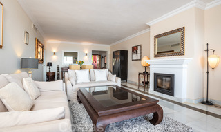 Prêt à emménager, appartement spacieux avec vue panoramique sur la côte et la mer à Benahavis - Marbella 28485 