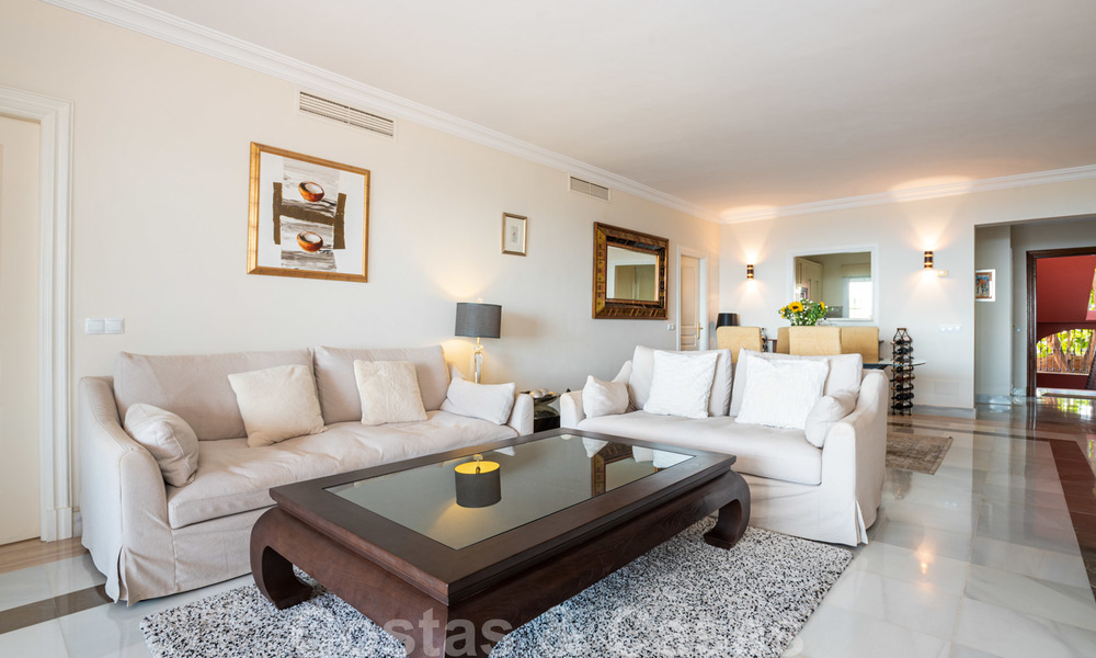 Prêt à emménager, appartement spacieux avec vue panoramique sur la côte et la mer à Benahavis - Marbella 28486