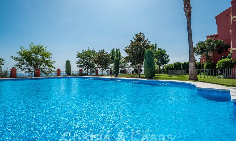 Prêt à emménager, appartement spacieux avec vue panoramique sur la côte et la mer à Benahavis - Marbella 28488