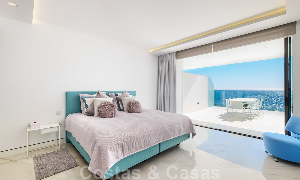 Revente privée. Appartement ultra-Deluxe d'Avant Garde en bord de mer à vendre dans un complexe exclusif sur le New Golden Mile, Marbella - Estepona 28708