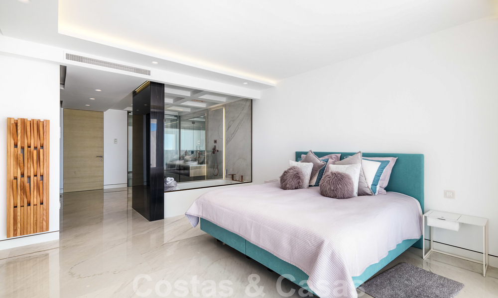 Revente privée. Appartement ultra-Deluxe d'Avant Garde en bord de mer à vendre dans un complexe exclusif sur le New Golden Mile, Marbella - Estepona 28709