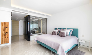 Revente privée. Appartement ultra-Deluxe d'Avant Garde en bord de mer à vendre dans un complexe exclusif sur le New Golden Mile, Marbella - Estepona 28709 