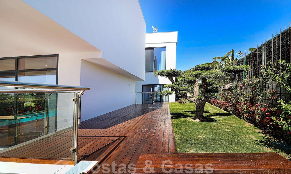 A vendre, villa moderne prête à emménager, à proximité de Puerto Banus à Nueva Andalucia, Marbella 28657