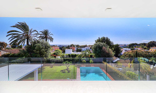 A vendre, villa moderne prête à emménager, à proximité de Puerto Banus à Nueva Andalucia, Marbella 28670 