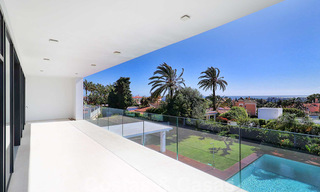 A vendre, villa moderne prête à emménager, à proximité de Puerto Banus à Nueva Andalucia, Marbella 28671 