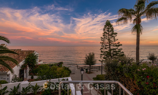 A vendre, villa de bord de mer entièrement rénovée, prête à emménager, avec vue sur la mer à Estepona Ouest 28868 