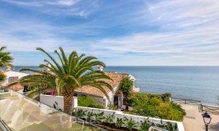 A vendre, villa de bord de mer entièrement rénovée, prête à emménager, avec vue sur la mer à Estepona Ouest 28878 