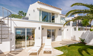 A vendre, villa de bord de mer entièrement rénovée, prête à emménager, avec vue sur la mer à Estepona Ouest 28892 