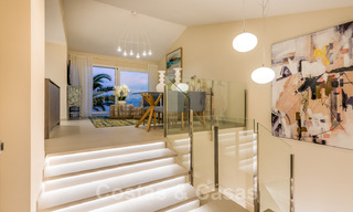 A vendre, villa de bord de mer entièrement rénovée, prête à emménager, avec vue sur la mer à Estepona Ouest 28899 