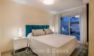 A vendre, villa de bord de mer entièrement rénovée, prête à emménager, avec vue sur la mer à Estepona Ouest 28903 