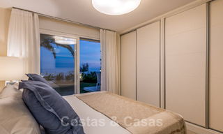 A vendre, villa de bord de mer entièrement rénovée, prête à emménager, avec vue sur la mer à Estepona Ouest 28904 