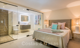 A vendre, villa de bord de mer entièrement rénovée, prête à emménager, avec vue sur la mer à Estepona Ouest 28905 