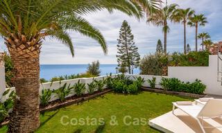 A vendre, villa de bord de mer entièrement rénovée, prête à emménager, avec vue sur la mer à Estepona Ouest 28906 
