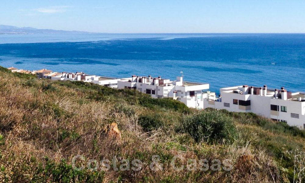 Villa de style contemporain à vendre avec vue panoramique sur la mer Méditerranée, près d'Estepona 28924
