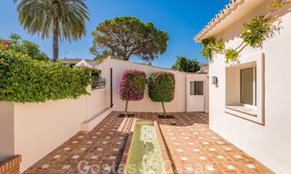 A vendre, villa en première ligne du golf, rénovée avec goût dans un quartier recherché et calme - Guadalmina - Marbella 29221 