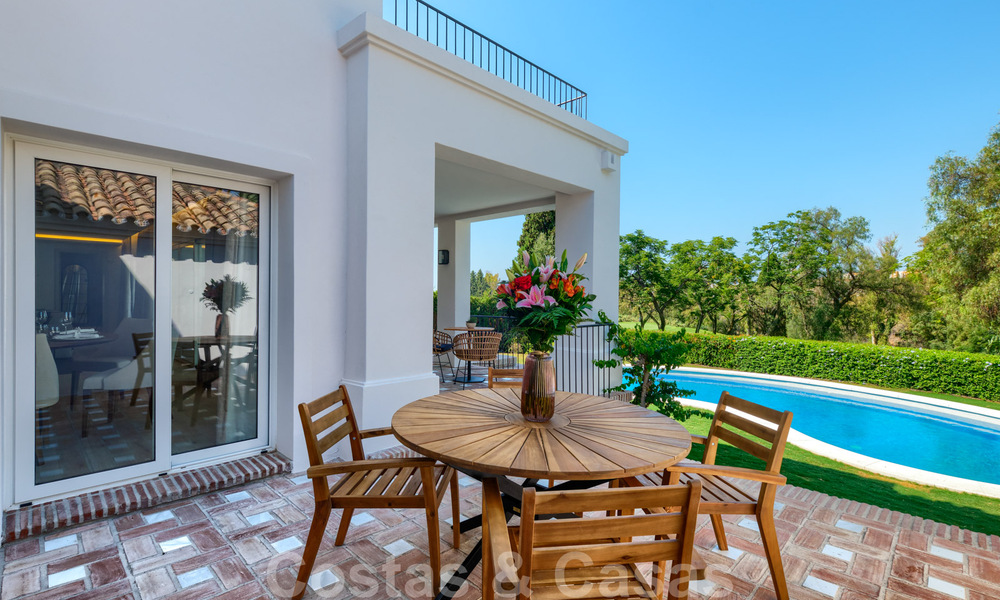 A vendre, villa en première ligne du golf, rénovée avec goût dans un quartier recherché et calme - Guadalmina - Marbella 29237