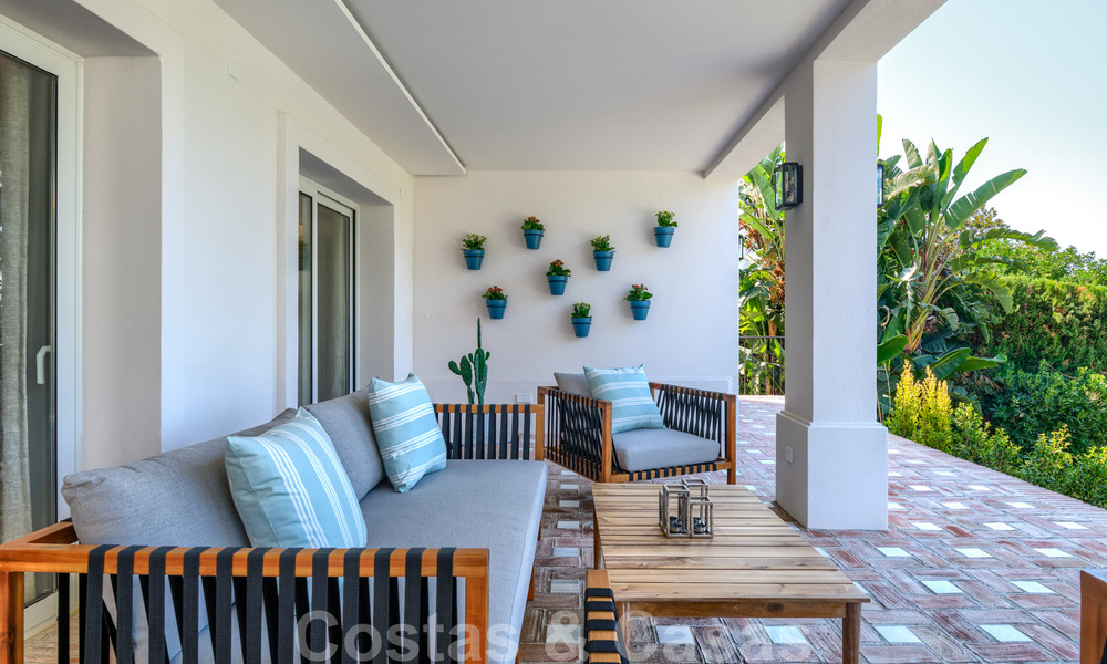 A vendre, villa en première ligne du golf, rénovée avec goût dans un quartier recherché et calme - Guadalmina - Marbella 29242