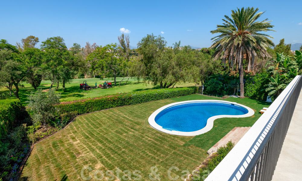 A vendre, villa en première ligne du golf, rénovée avec goût dans un quartier recherché et calme - Guadalmina - Marbella 29254