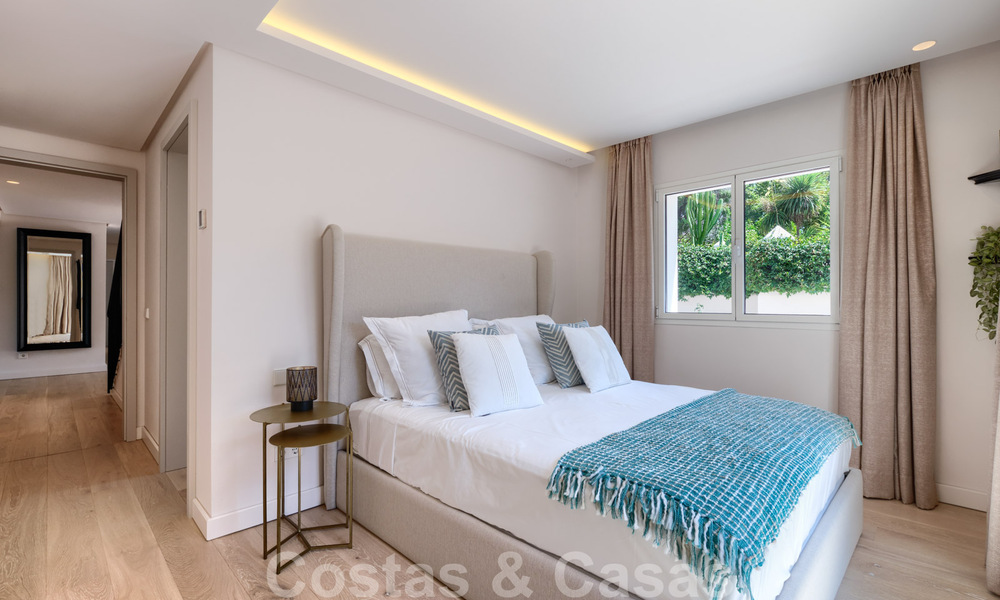A vendre, villa en première ligne du golf, rénovée avec goût dans un quartier recherché et calme - Guadalmina - Marbella 29269