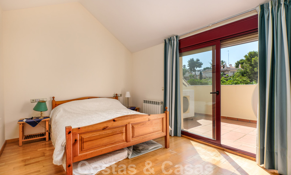 Belle maison de ville à vendre avec 3 chambres à proximité des commodités et de Puerto Banus à Nueva Andalucia, Marbella 29277