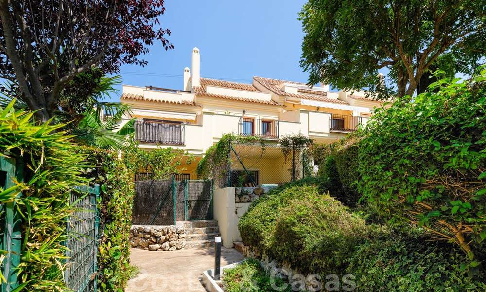 Belle maison de ville à vendre avec 3 chambres à proximité des commodités et de Puerto Banus à Nueva Andalucia, Marbella 29299