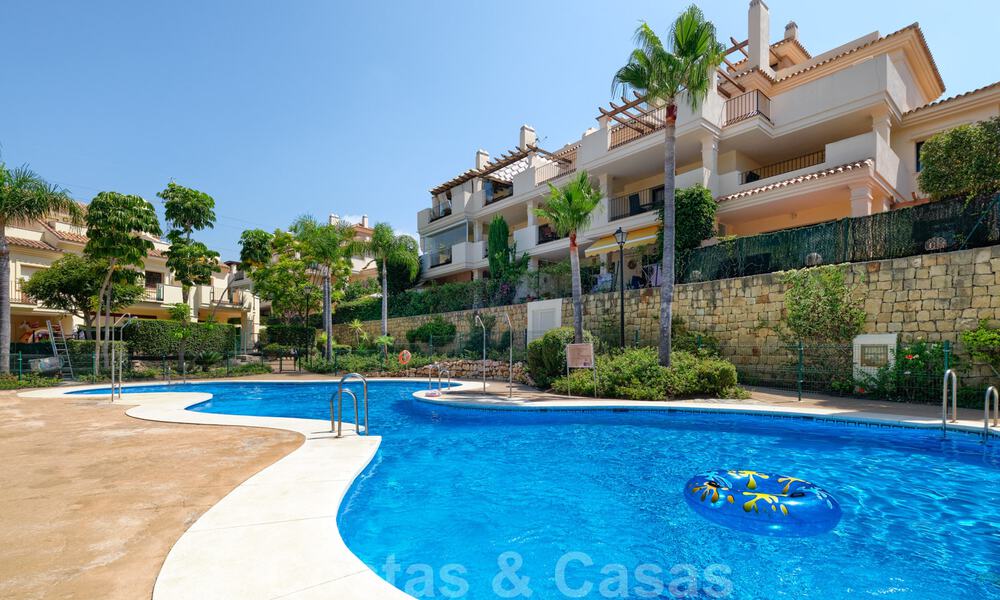 Belle maison de ville à vendre avec 3 chambres à proximité des commodités et de Puerto Banus à Nueva Andalucia, Marbella 29302