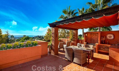 Appartement penthouse de luxe à vendre avec vue sur la mer, à quelques pas de Puerto Banus à Nueva Andalucia, Marbella 29593
