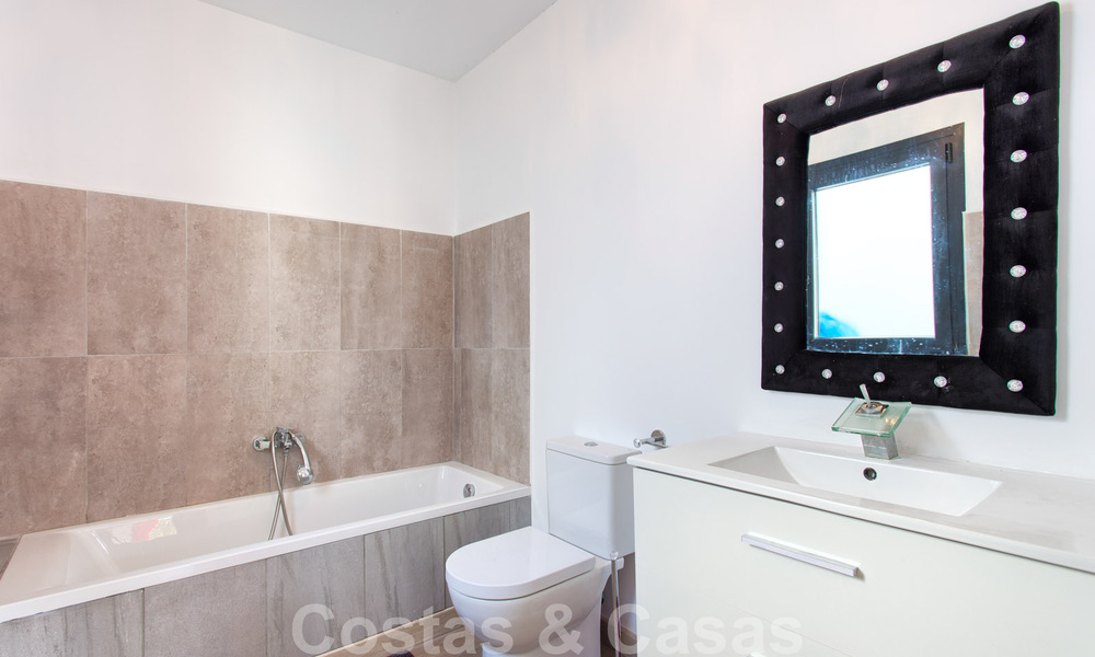 A vendre, villa rénovée de style contemporain sur le New Golden Mile, Marbella - Estepona 29371