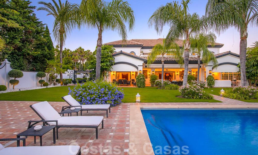 Spectaculaire et élégant manoir en vente dans l'ouest de Marbella, près de la plage 29430