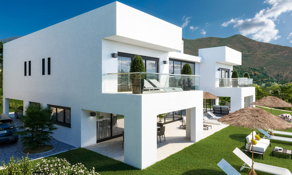 Villa moderne de nouvelle construction avec vue panoramique sur la montagne et la mer à vendre dans les collines de Marbella Est 29572