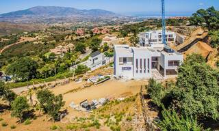 Villa moderne de nouvelle construction avec vue panoramique sur la montagne et la mer à vendre dans les collines de Marbella Est 44287 