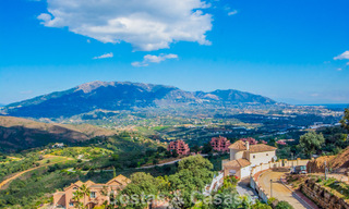 Villa moderne de nouvelle construction avec vue panoramique sur la montagne et la mer à vendre dans les collines de Marbella Est 57670 