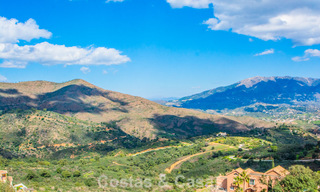 Villa moderne de nouvelle construction avec vue panoramique sur la montagne et la mer à vendre dans les collines de Marbella Est 57671 