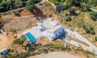 Villa moderne de nouvelle construction avec vue panoramique sur la montagne et la mer à vendre dans les collines de Marbella Est 57673 