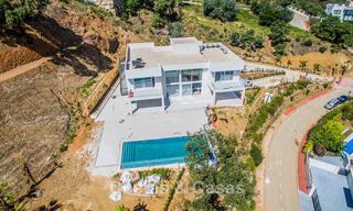 Villa moderne de nouvelle construction avec vue panoramique sur la montagne et la mer à vendre dans les collines de Marbella Est 57675 