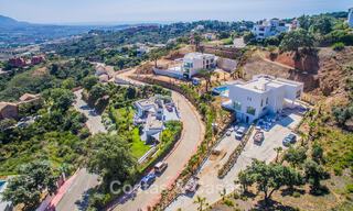 Villa moderne de nouvelle construction avec vue panoramique sur la montagne et la mer à vendre dans les collines de Marbella Est 57676 